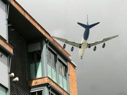 Avi&oacute; sobrevolant Coslada (Madrid)